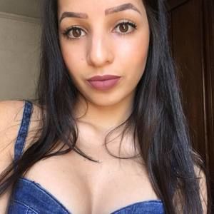 Meet your Posher, Dominique